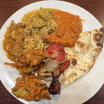 Friends Indian Cuisine  - Buffet some items including Butter Chicken, tandoori chicken, Butter Naan, Biryani Rice - Indian Near Me - Orlando, Florida