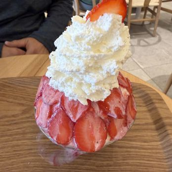 Snowy Village - Strawberry Bingsoo - Cafes Near Me - Mesa, Arizona Snowy Village - Strawberry Bingsoo - Cafes Near Me - Mesa, Arizona
