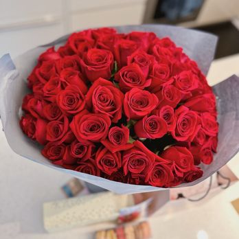 Ode à la Rose - 50 - Florists Near Me - Long Island City, New York Ode à la Rose - 50 - Florists Near Me - Long Island City, New York