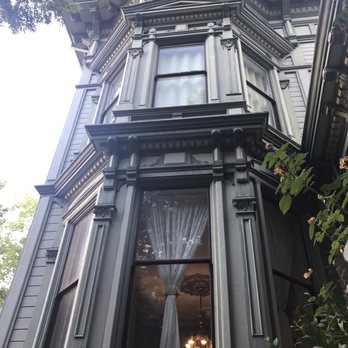 HI Sacramento Hostel - Corner view - Hostels Near Me - Sacramento, California