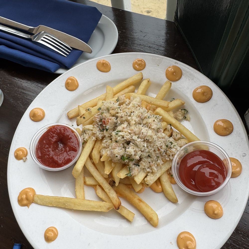 Louie Linguini's - Crab Garlic Fries - Seafood Near Me - Monterey, California Louie Linguini's - Crab Garlic Fries - Seafood Near Me - Monterey, California