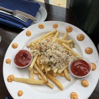 Louie Linguini's - Crab Garlic Fries - Seafood Near Me - Monterey, California
