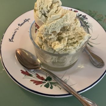 Cremini's - Aperitivo & Kitchen - pistachio gelato - Italian Near Me - Brooklyn, New York