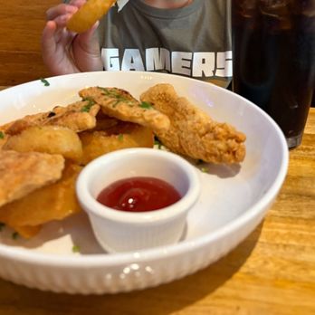 Cafe Napolina - Onion rings & chicken strips for the kids - Pizza Near Me - Concord, California Cafe Napolina - Onion rings & chicken strips for the kids - Pizza Near Me - Concord, California