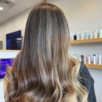 Akalonnie Salon - Beautiful balyage by Jada - Hair Stylists Near Me - Katy, Texas