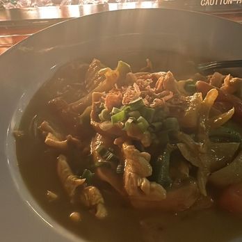Ladda Thai House - 32. Yellow Curry:*, Mild, Chicken - Thai Near Me - Portland, Oregon