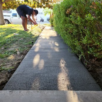 L&M Concrete - Broom finish on walk way - Masonry/Concrete Near Me