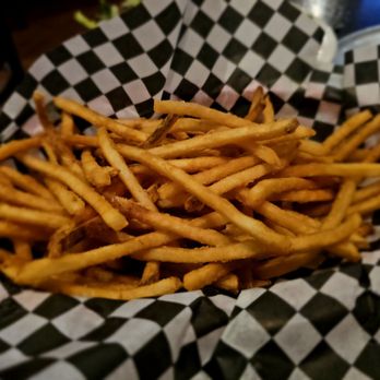 J. Dolan's - Dinner@J Dolan's; 9/22/2024.Omg!!Crispy Shoestring French Fries,Sweet Waitress Brandi let me Order 1/2 Order.Ordering Full order next time - Pizza Near Me - Honolulu, Hawaii