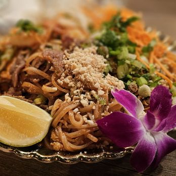 Satay Thai Kitchen & Bar - Pad thai - Thai Near Me - Fresno, California Satay Thai Kitchen & Bar - Pad thai - Thai Near Me - Fresno, California