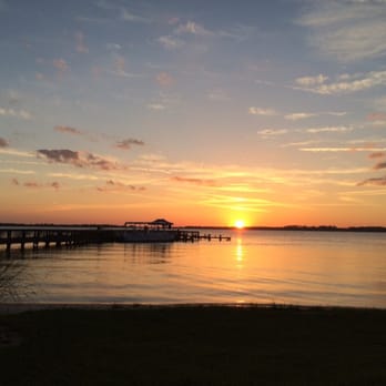 Lakeside Inn - Sunset from the lake front - Hotels Near Me - Mount Dora, Florida Lakeside Inn - Sunset from the lake front - Hotels Near Me - Mount Dora, Florida