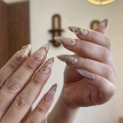 Gloss Nail Spa