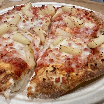 Summit Pizza Co & Ice Cream - Pineapple pizza - Pizza Near Me - Kamas, Utah