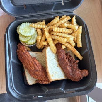 Dave's Hot Chicken - Chicken Shop Near Me - Pembroke Pines, Florida