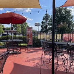 Camileaux's Low Country Boil & Wings - The outside dining area.