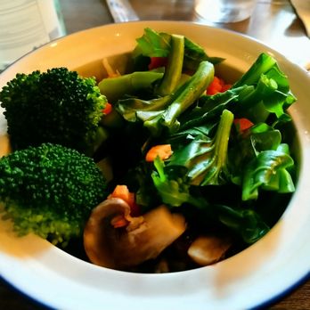 Der Krung - Steamed side order of mixed vegetables - Thai Near Me - New York, New York