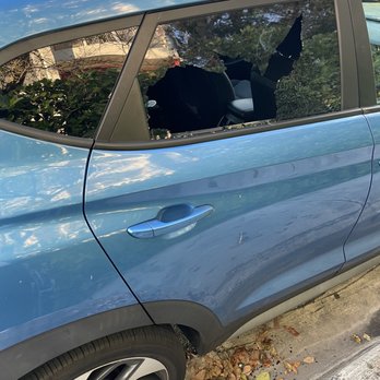 Duque Auto Glass - Broken windown - Auto Glass Services Near Me - Miami, Florida Duque Auto Glass - Broken windown - Auto Glass Services Near Me - Miami, Florida