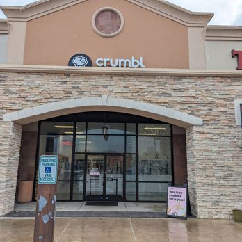 Crumbl - Westchase - Front of the building - Bakeries Near Me - Houston, Texas