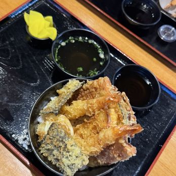 HIRO Ramen & Udon - Deluxe tendon - Ramen Near Me - Buena Park, California HIRO Ramen & Udon - Deluxe tendon - Ramen Near Me - Buena Park, California