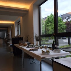 Café Schwarz & Weiss - Veganer Brunch (schon fast leer... Hat wohl geschmeckt )