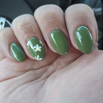 Trang Le Nails - Yes I did ask for only one nail to have the flowers but did not get anything close to the other picture !! - Nail Salons Near Me - West Jordan, Utah Trang Le Nails - Yes I did ask for only one nail to have the flowers but did not get anything close to the other picture !! - Nail Salons Near Me - West Jordan, Utah
