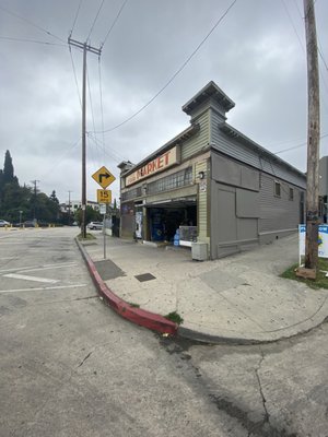 Bob's Market by null