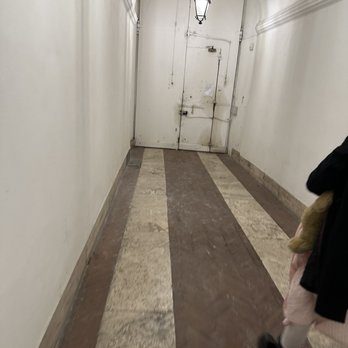 Hotel Mozart - unsafe alleyway was followed in by creepers - Hotels Near Me - Rome, RM Hotel Mozart - unsafe alleyway was followed in by creepers - Hotels Near Me - Rome, RM