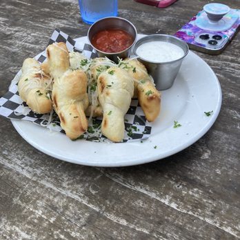 Frends Brewhouse - Garlic cheese bites- a flavorful appetizer - Pizza Near Me - Sacramento, California Frends Brewhouse - Garlic cheese bites- a flavorful appetizer - Pizza Near Me - Sacramento, California