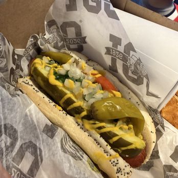 United Center - Chicago dog - Stadiums & Arenas Near Me - Chicago, Illinois