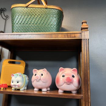 Unnecessary Extras - Antiques Near Me - Rochester, Indiana Unnecessary Extras - Antiques Near Me - Rochester, Indiana