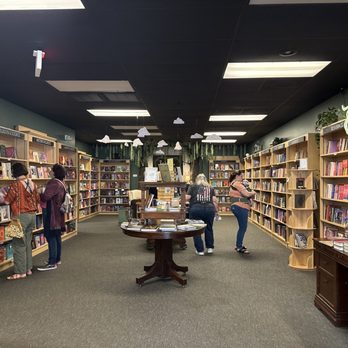Fable Hollow Bookshoppe - Book area - Bookstores Near Me - Knoxville, Tennessee