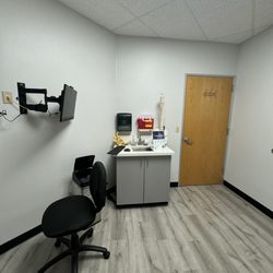 Mission Peak Orthopaedic Medical Group - Inside one of the Pt's room