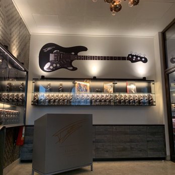 Falco's - Bars Near Me - Vienna, 9