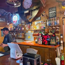Big Mountain Pizza - Great bar & bartender Jason