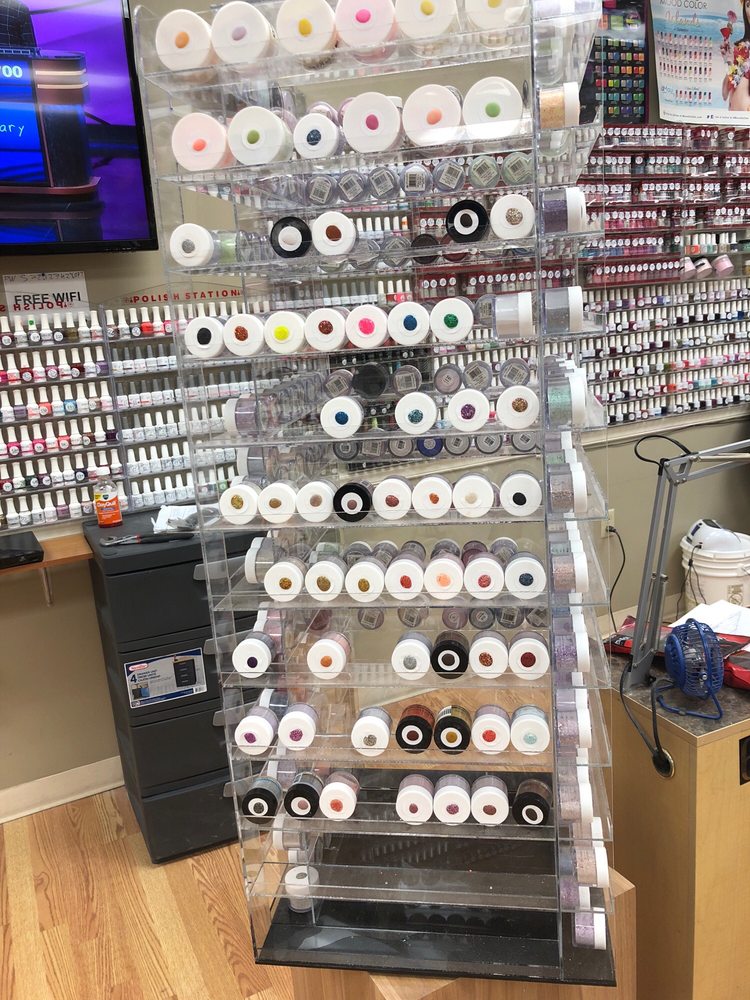 Regal Nails Store 3838 Logo