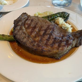 360 Restaurant - ROAST PRIME RIB OF BEEF - Canadian (New) Near Me - Toronto, Ontario 360 Restaurant - ROAST PRIME RIB OF BEEF - Canadian (New) Near Me - Toronto, Ontario