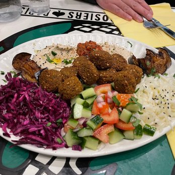 L'As du Fallafel - Falafel plate - Kosher Near Me - Paris, 75