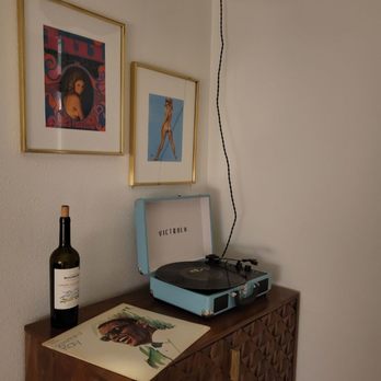 Dive Palm Springs - Nice collection of records! - Hotels Near Me - Palm Springs, California Dive Palm Springs - Nice collection of records! - Hotels Near Me - Palm Springs, California