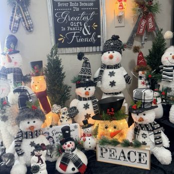 Mistletoe Holiday Shoppe - Home Decor Near Me - Egg Harbor, Wisconsin Mistletoe Holiday Shoppe - Home Decor Near Me - Egg Harbor, Wisconsin