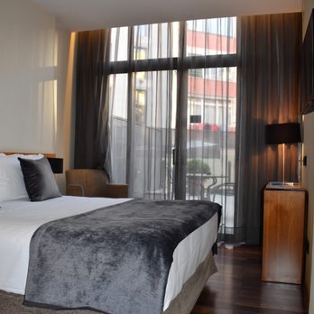Hotel Advance - 1st Floor Room with walk out patio - Hotels Near Me - Barcelona, B Hotel Advance - 1st Floor Room with walk out patio - Hotels Near Me - Barcelona, B