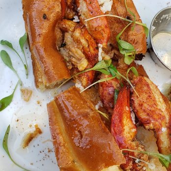 Rappahannock Oyster Bar - Lobster roll in half - Seafood Near Me - Los Angeles, California Rappahannock Oyster Bar - Lobster roll in half - Seafood Near Me - Los Angeles, California