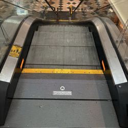 Parkway Place Mall - Schindler 9300 south wing escalators, Parkway Place