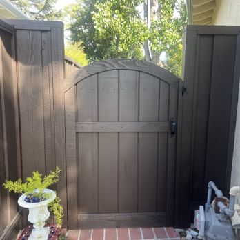 So Unique Painting & Decorating - Backyard gate and fence - Painters Near Me - Pleasanton, California So Unique Painting & Decorating - Backyard gate and fence - Painters Near Me - Pleasanton, California
