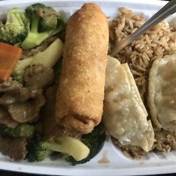Colala Express - Beef broccoli combo - came with two fried dumplings and I ordered an egg roll to go with it. - Chinese Near Me - Lansing, Michigan Colala Express - Beef broccoli combo - came with two fried dumplings and I ordered an egg roll to go with it. - Chinese Near Me - Lansing, Michigan