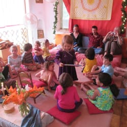 Wee Spirit Preschool - Waldorf Teacher Joan Kennedy - Preschool circle time. Waldorf teacher Joani Kennedy