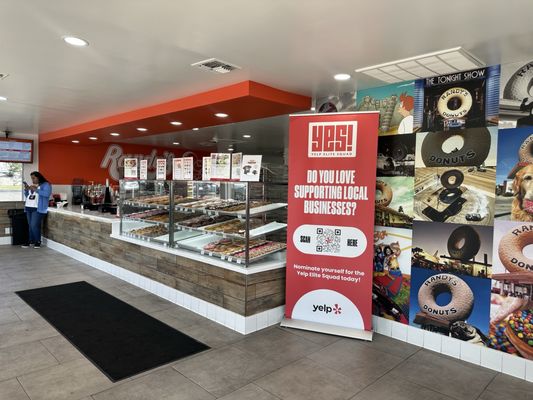 Randy's Donuts by null