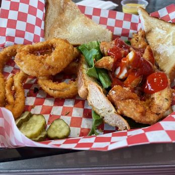 Juke Box Diner - Annandale - The Chicken Sandwich - Diners Near Me - Annandale, Virginia