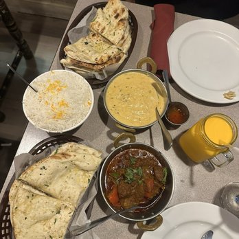 Desi Spice Indian Cuisine - table - Indian Near Me - Atlanta, Georgia Desi Spice Indian Cuisine - table - Indian Near Me - Atlanta, Georgia