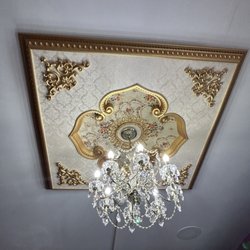 Teresa's Italian Restaurant and Pizzeria - Ceiling chandelier (fancy)