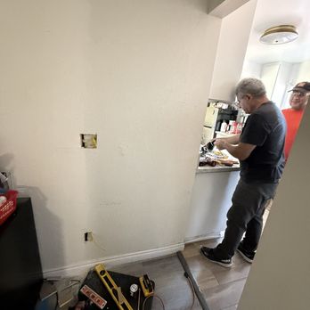 Quick Coastal - Them putting in a brand new outlet - Electricians Near Me Quick Coastal - Them putting in a brand new outlet - Electricians Near Me