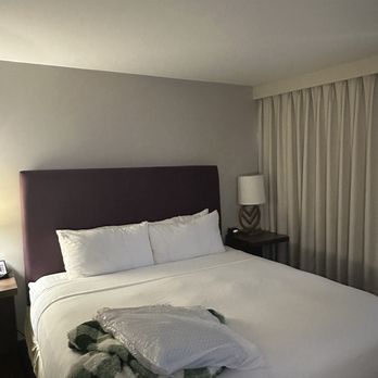 Embassy Suites by Hilton Phoenix Downtown North - Hotels Near Me - Phoenix, Arizona Embassy Suites by Hilton Phoenix Downtown North - Hotels Near Me - Phoenix, Arizona